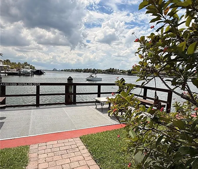8600 Byron Ave #8 — Photo 39