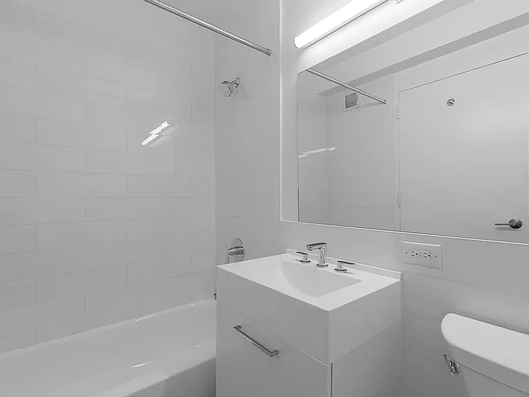 75 W End Ave #P10D — Photo 8