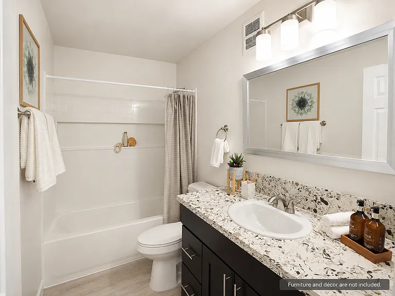 Westgate Apartments in Linda Vista — Photo 37