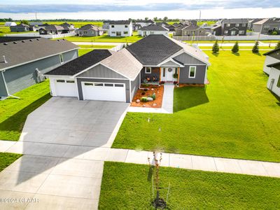5984 W Prairiewood Dr, Grand Forks, ND, 58201