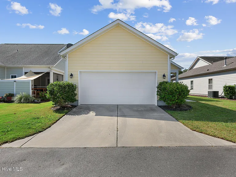 359 Hanover Lakes Dr — Photo 24
