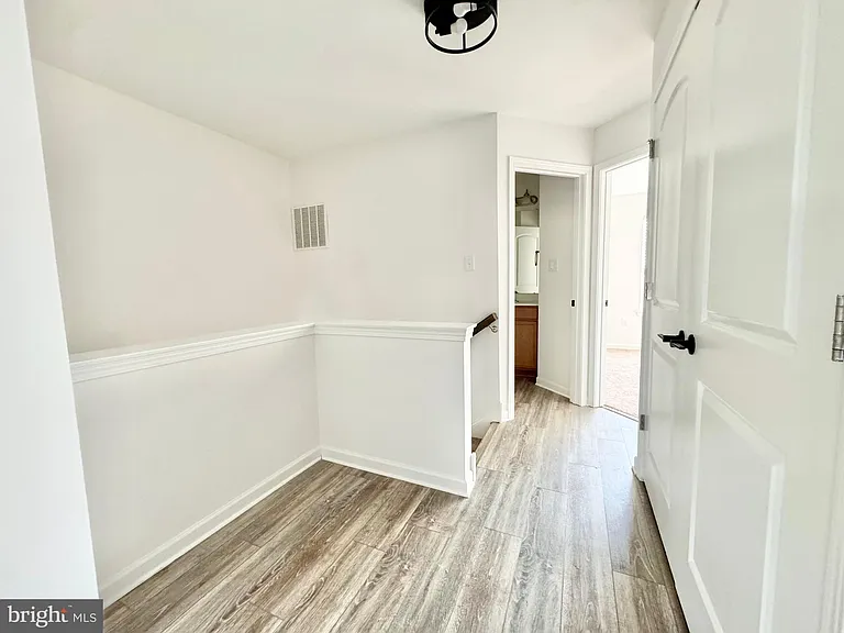 1066 Wickersham Way — Photo 21