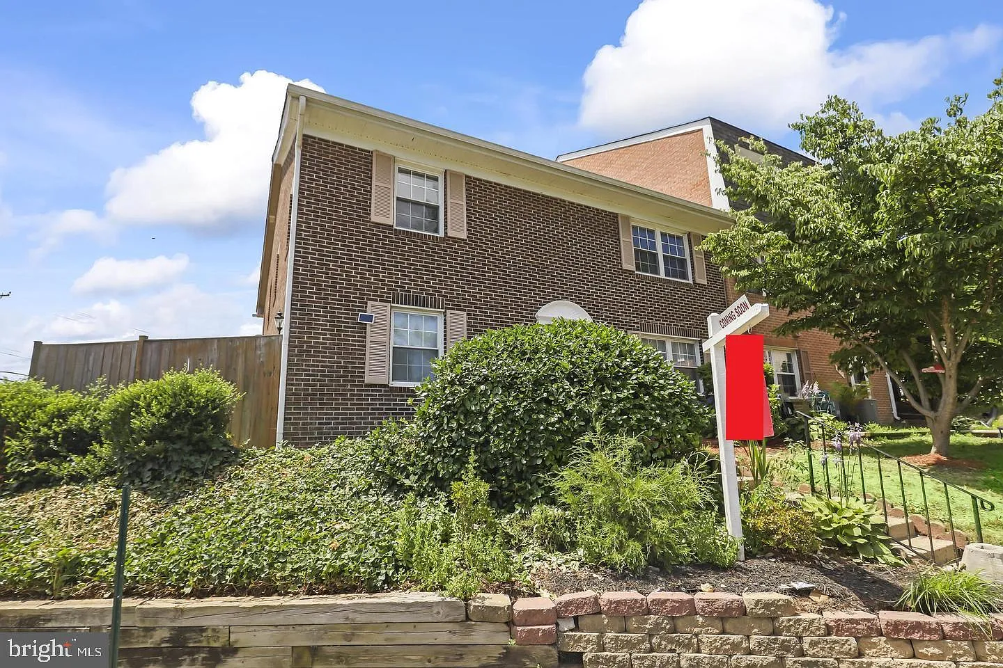 3 bed, 1320 sqft, $2,550 — Photo 2