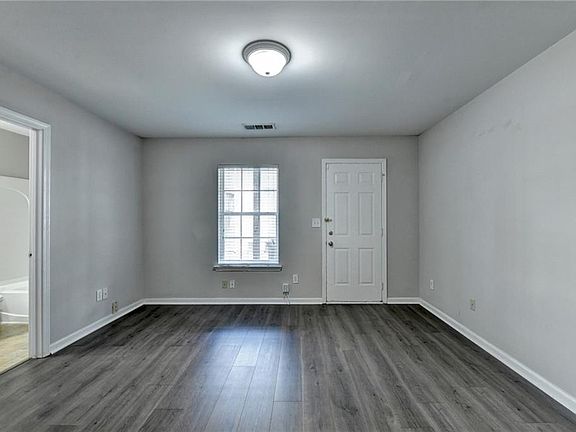 5th image of 2214 Landing Walk Dr