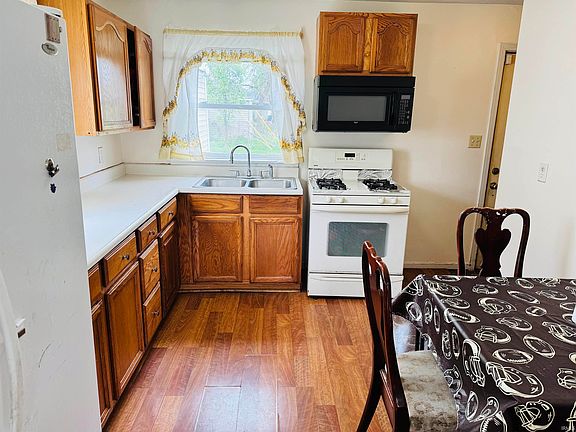 5th image of 4507 Silver Ln