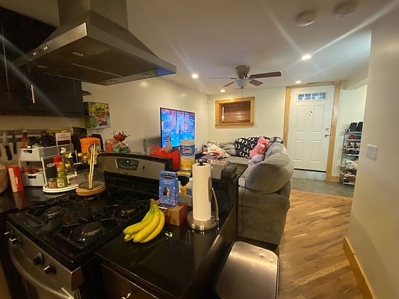 4th image of 936 N Wolcott Ave #16006592
