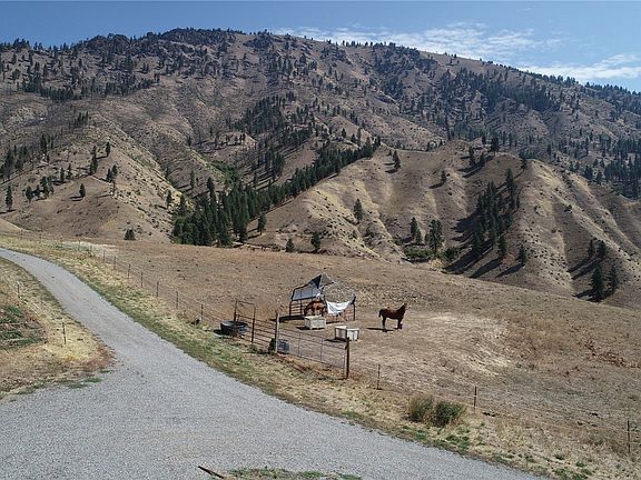 3rd image of 206 Outlaw Lane