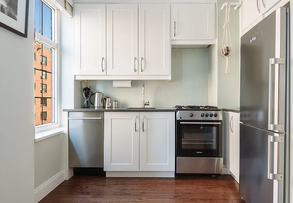 465 West 23rd Street — Photo 3