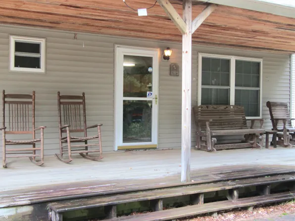 2117 Fern Rd, Oscoda, MI 48750
