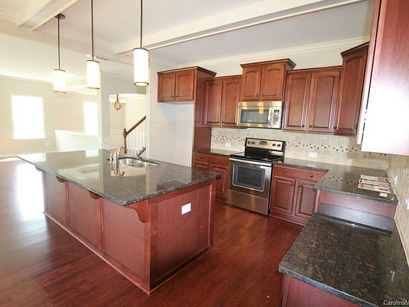 3rd image of 8226 Cool Springs Ct #173