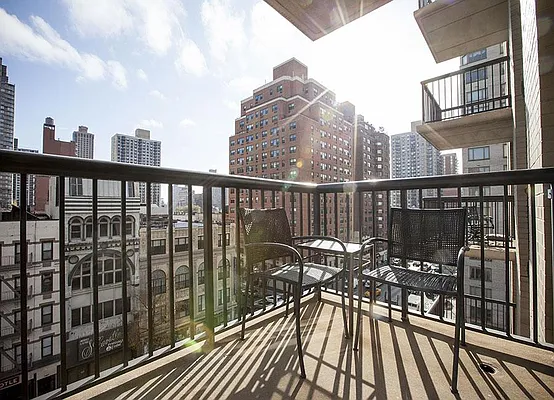 Rented by Warburg | media 21