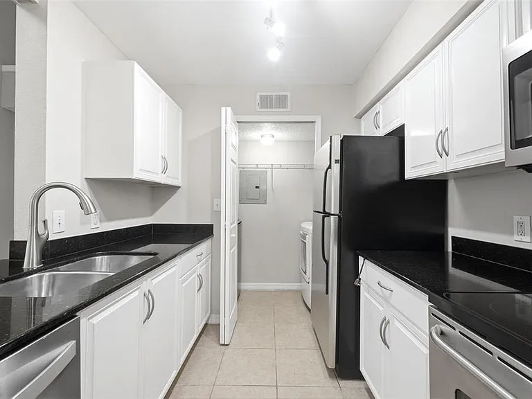 3274 Haviland Ct #201 — Photo 18