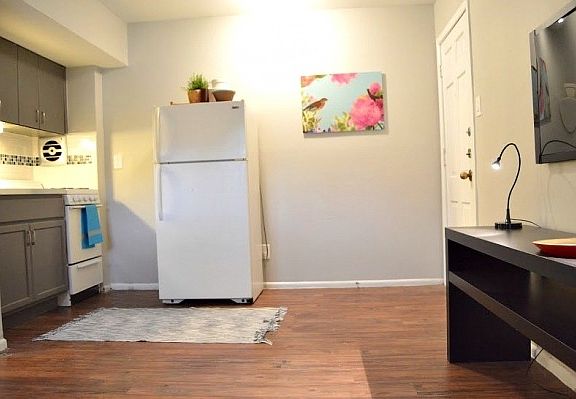 4th image of 2200 Nueces St APT 8