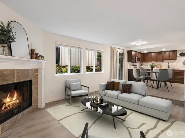 12718 NE 120th Street #J-2, Kirkland, WA 98034