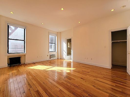 1st image of 145 E 17th St #V2