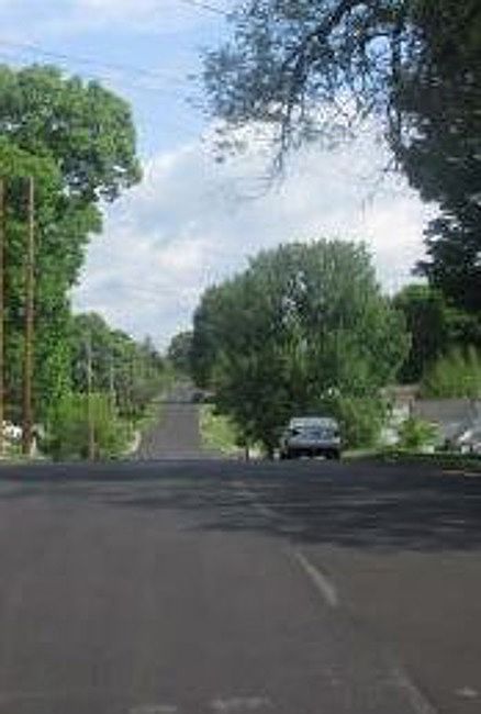 Exterior Neighborhood (street photo)