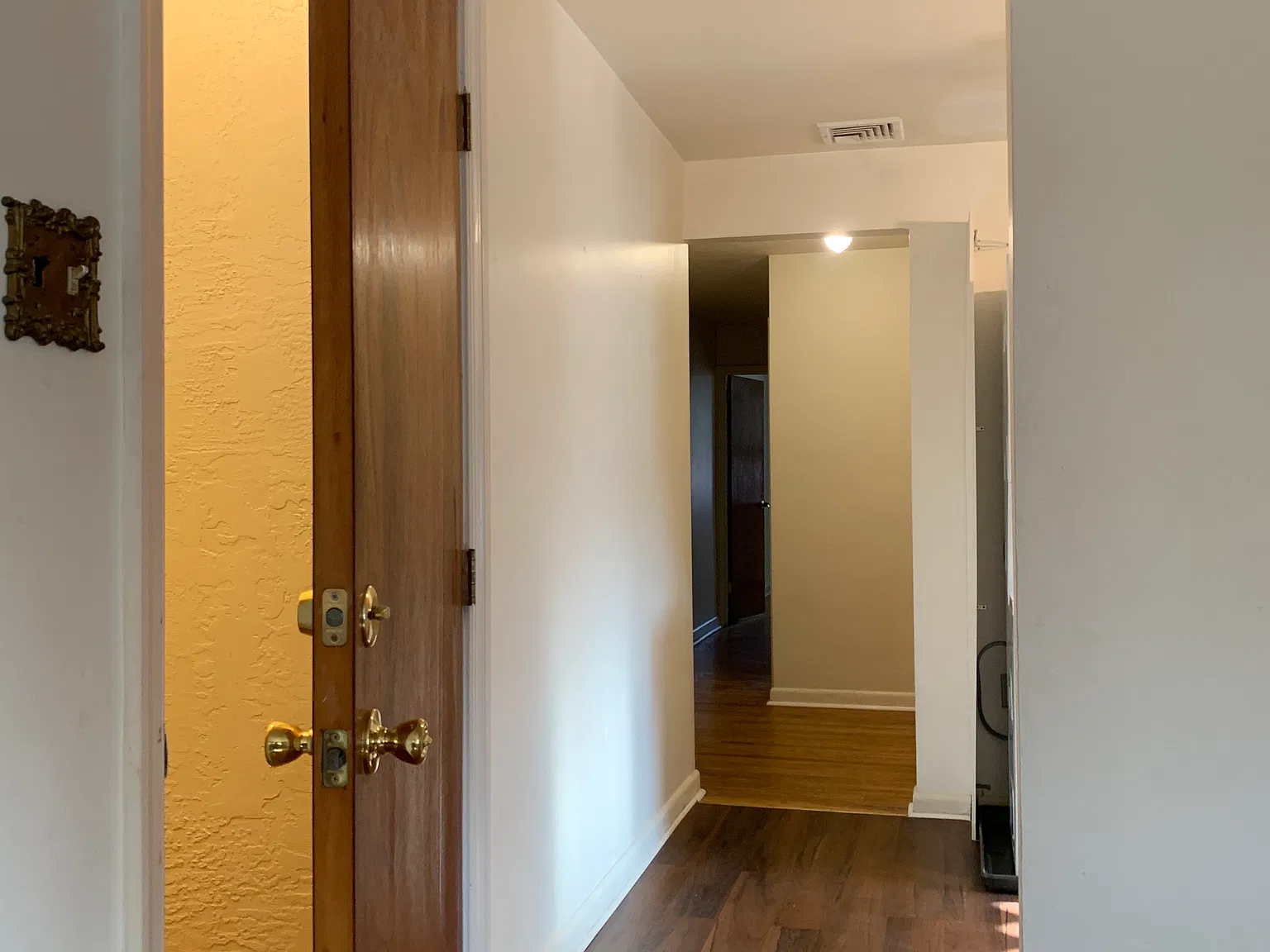 2 bed, 805 sqft, $1,400 — Photo 2