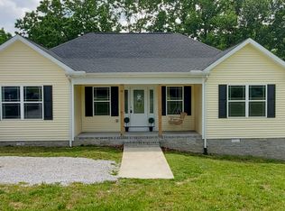 1676 Holland Rd, Lafayette, TN 37083