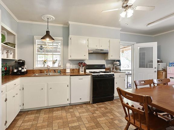 3rd image of 1025 Lona Rester Pl