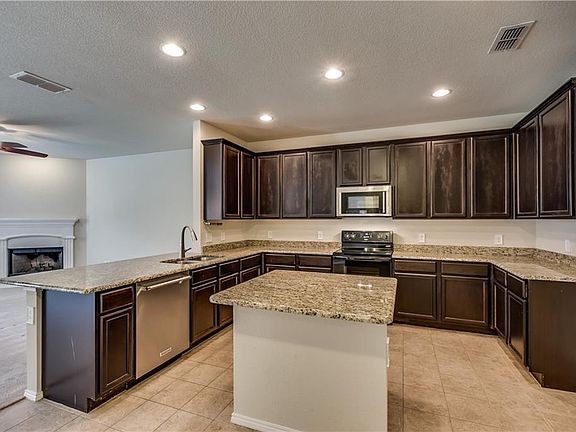 3rd image of 3413 Oceanview Dr