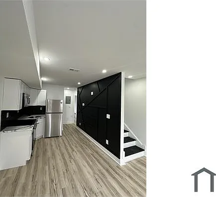 3 bed, 950 sqft, $1,800 — Photo 1