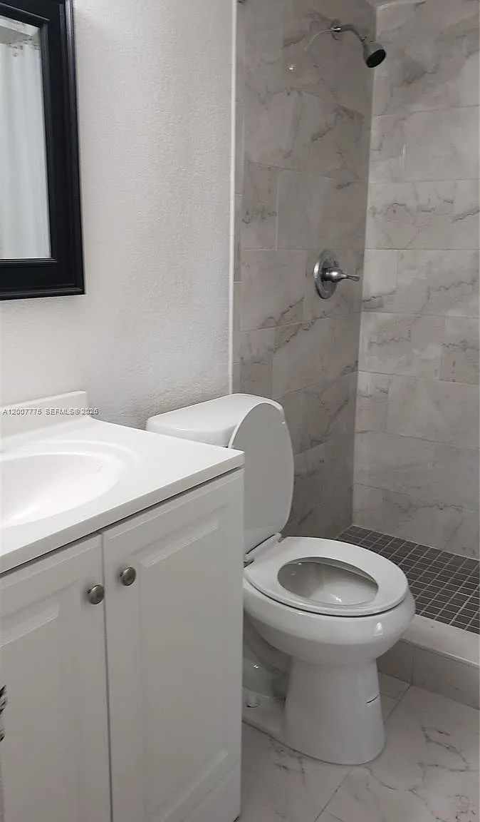 Harbour Pointe Of Miami C — Photo 4