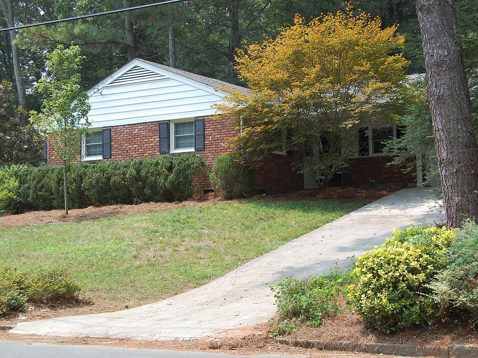 Move right in to a great neighborhood and make a valuable in-town investment.