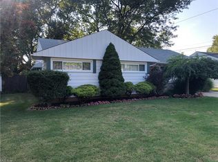 6536 Kenbridge Rd, Parma Heights, OH 44130