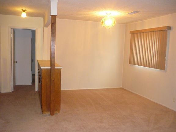4th image of 1725 Hendola Dr NE