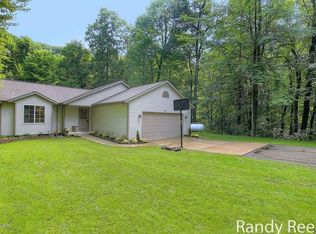 7036 Irving Rd, Middleville, MI 49333