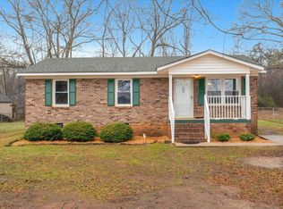 102 Redmond Dr, Fountain Inn, SC 29644