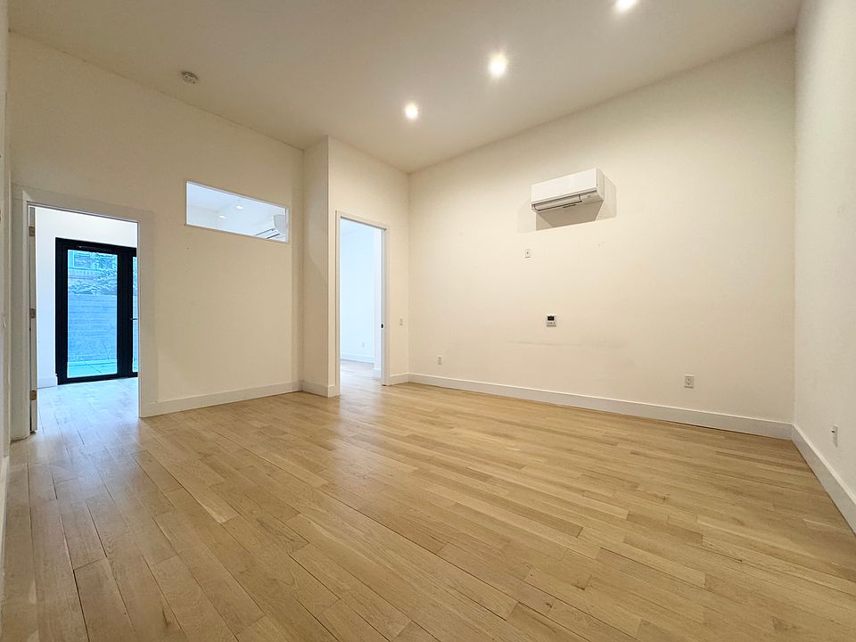 1st image of 260 Gold St #114