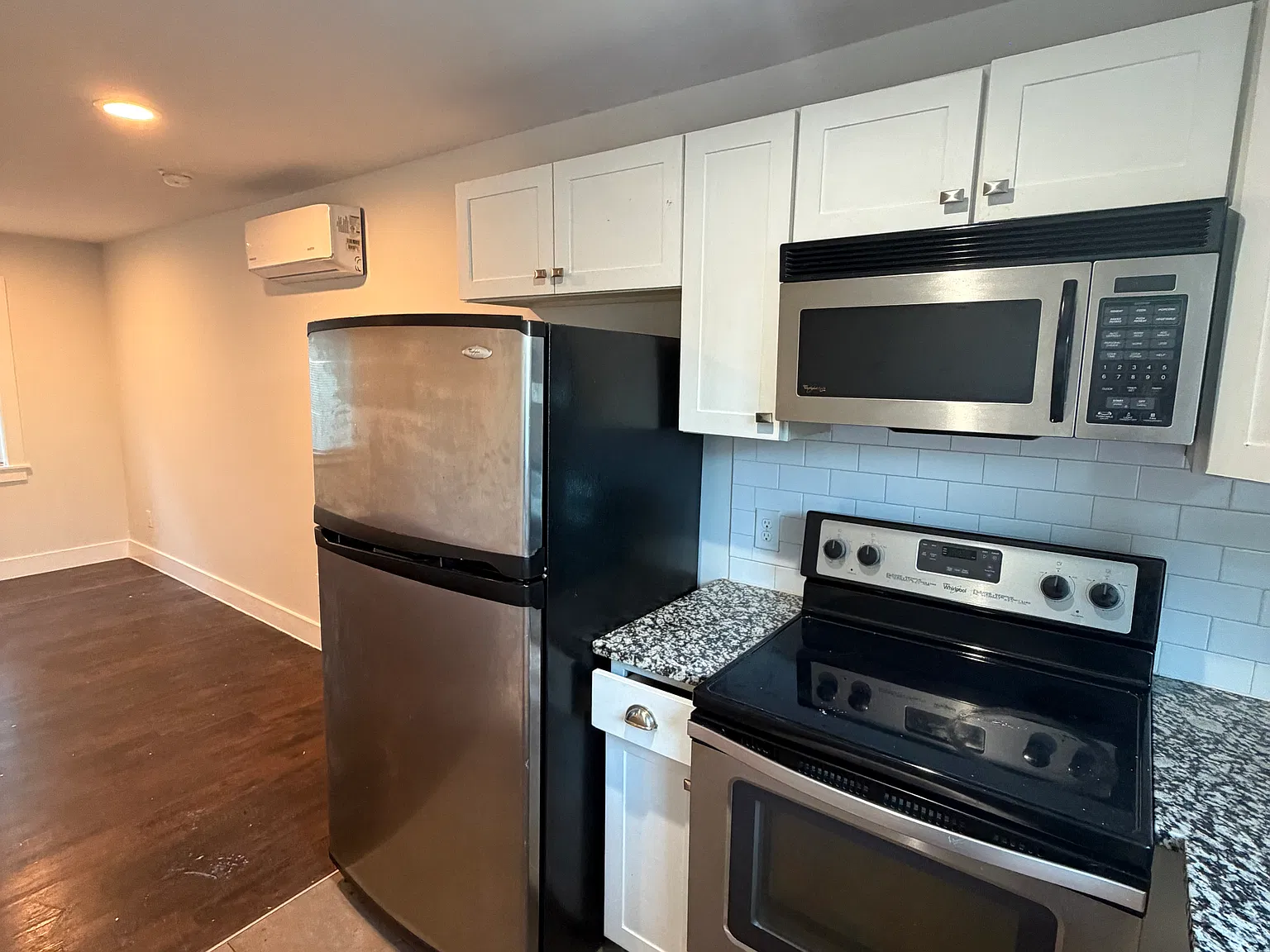 1107 S Ewing Ave — Photo 2