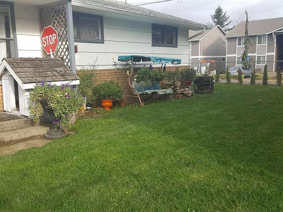 2nd image of 854 D St