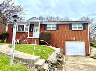 320 McKenzie Dr, Pittsburgh, PA