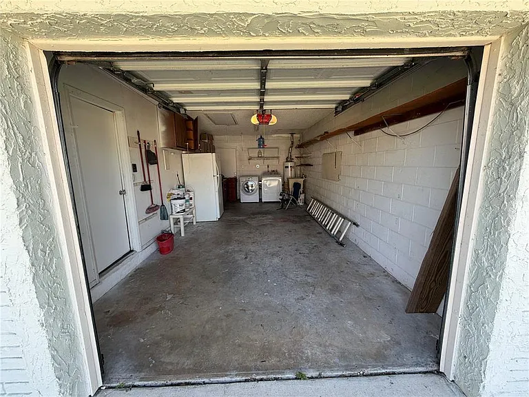 10626 Watertown Ct — Photo 6
