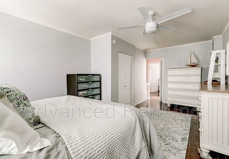 528 S Streeper St — Photo 25
