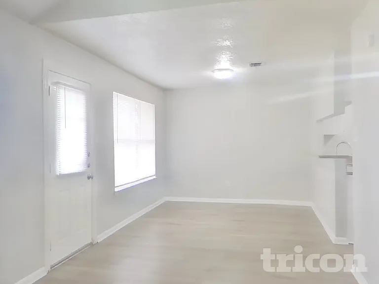 1391 Tenderden Dr — Photo 5