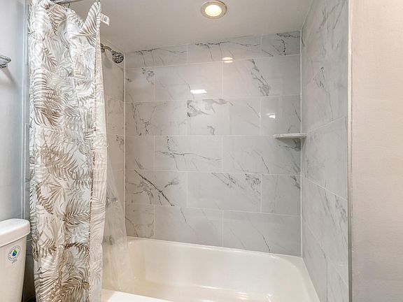 4th image of 1710 Saint Paul St #101