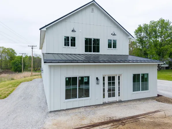 305 Central St #B, Rocheport, MO 65279