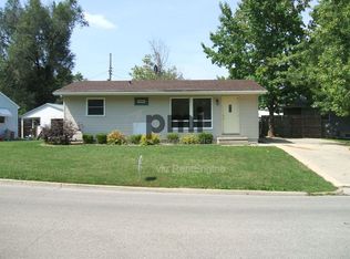 110 Ridgeway Dr, Decatur, IL 62521