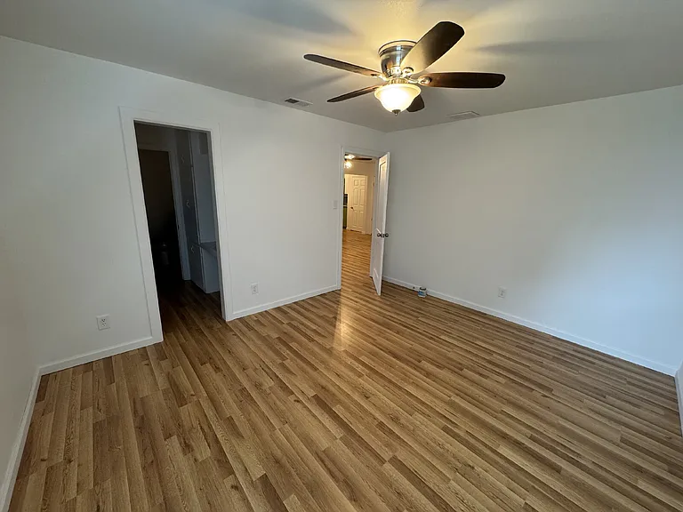 2318 Fenwick Dr — Photo 16