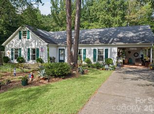 11210 Walking Horse Ln, Charlotte, NC 28215