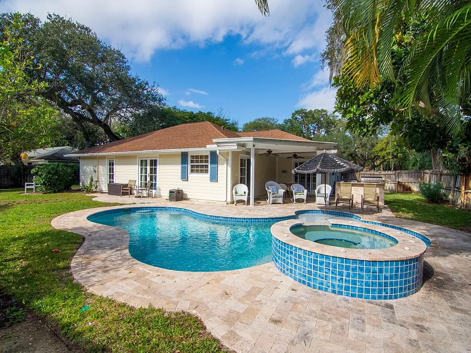 726 Flamevine Ln