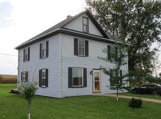 891 County Rd, Livingston, WI 53554