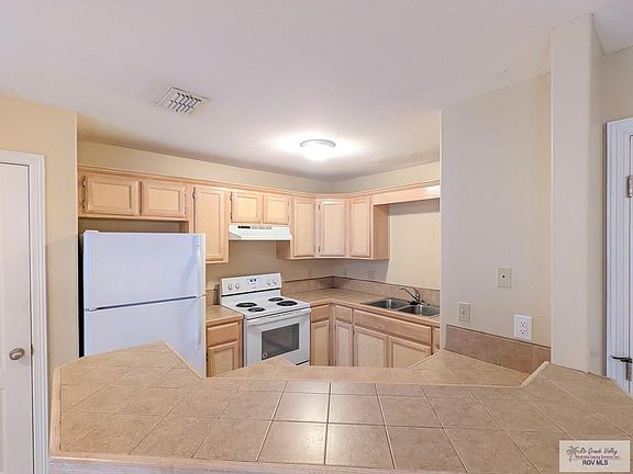 4th image of 721 Sonesta Ct APT 1