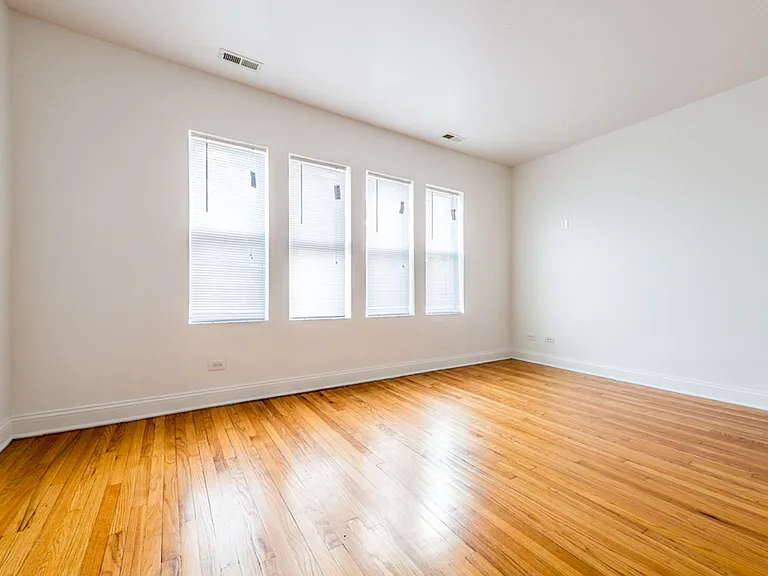 8000 S Paulina — Photo 10