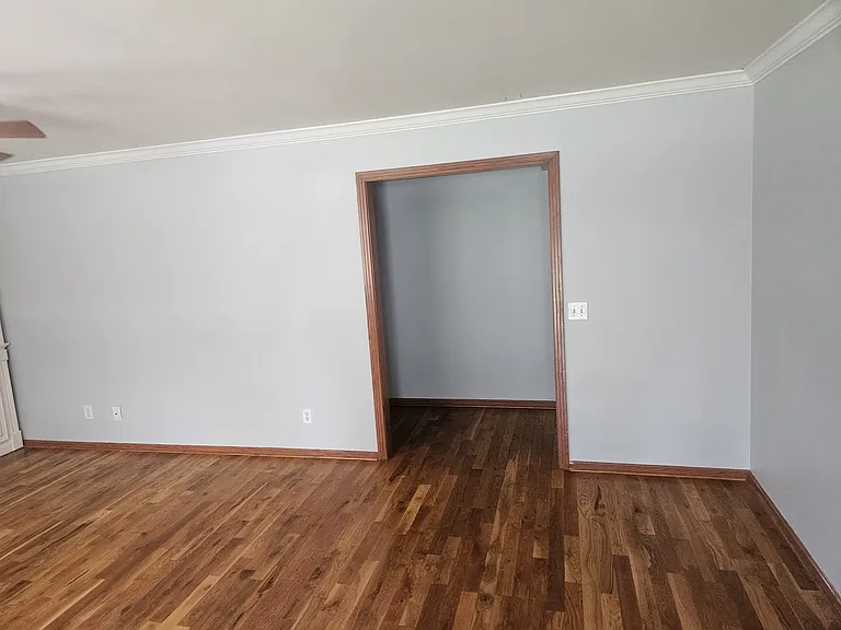 217 Brentwood Dr — Photo 3