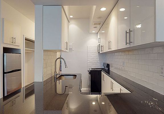 5th image of 417 E 87th St APT 2C