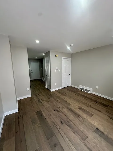 2 bed, 1000 sqft, $1,600 — Photo 4